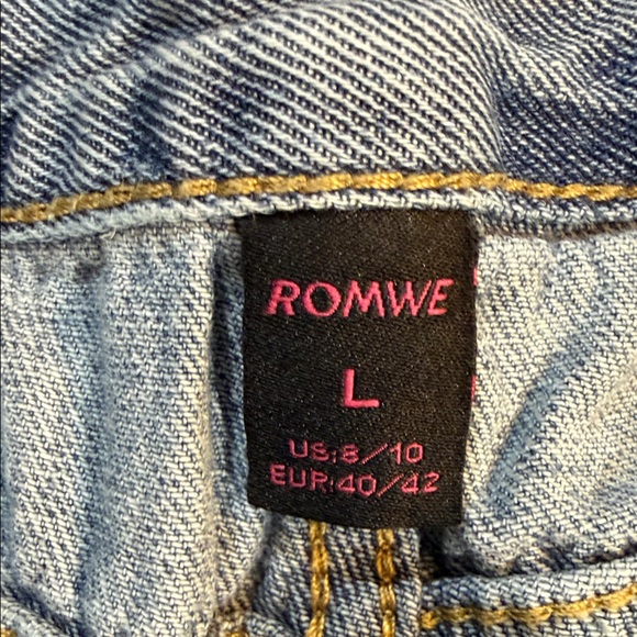 ROMWE Floral Embroidered Jean Shorts - Picture 3 of 9